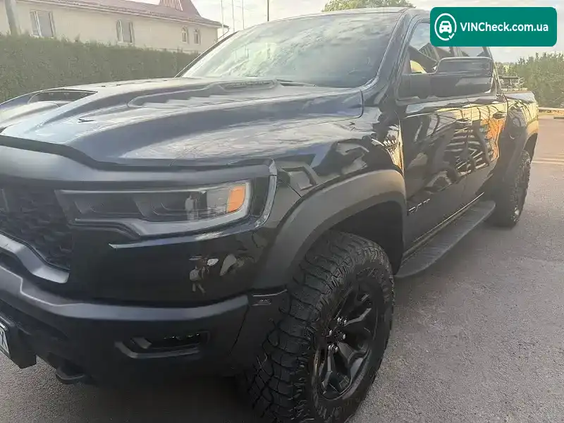 Ram 1500 2025, фото з оголошення 2 з 20, VIN 1C6SRFUP8SN707207