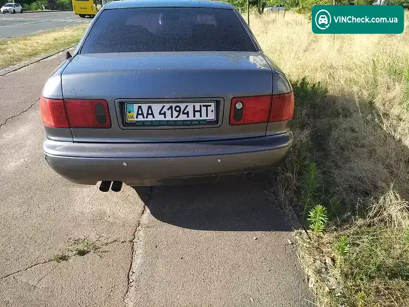 Audi A8 1994, фото з оголошення 2 з 2, VIN WAUZZZ4DZRN000892