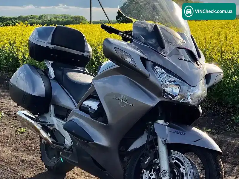 Honda ST 1300 Pan European 2002, фото з оголошення 1 з 10, VIN JH2SC51A72M001489