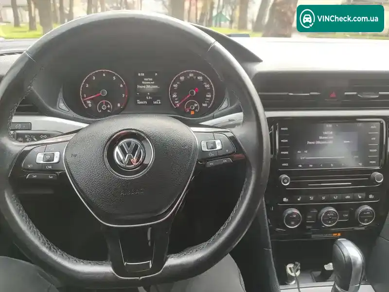 Volkswagen Passat 2020, фото з оголошення 2 з 20, VIN 1VWSA7A37LC018907