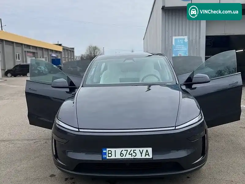 Tesla Model Y 2025, фото з оголошення 1 з 9, VIN 7SAYGDED8TA448817