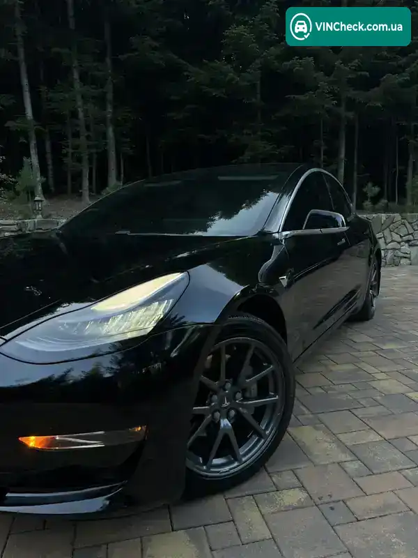 Tesla Model 3 2019, фото з оголошення 2 з 21, VIN 5YJ3E1EBXKF469535