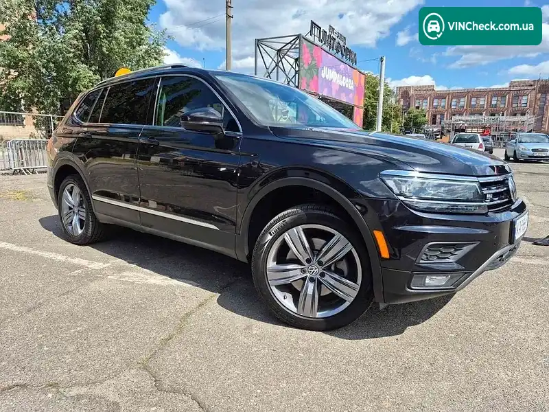 Volkswagen Tiguan 2019, фото з оголошення 1 з 20, VIN 3VV4B7AX0KM093250