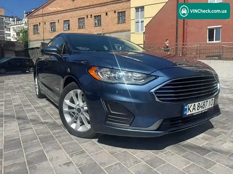 Ford Fusion 2018, фото з оголошення 2 з 21, VIN 3FA6P0LU8KR180292
