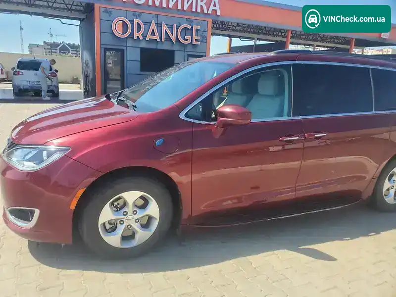 Chrysler Pacifica 2017, фото з оголошення 2 з 15, VIN 2C4RC1L72HR822314