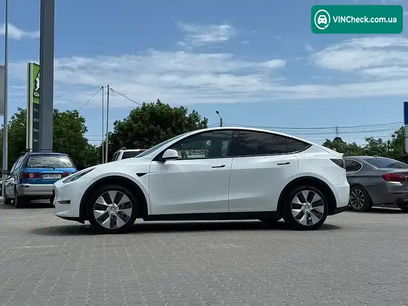 Tesla Model Y 2022, фото з оголошення 2 з 20, VIN 7SAYGDEE9NF438926