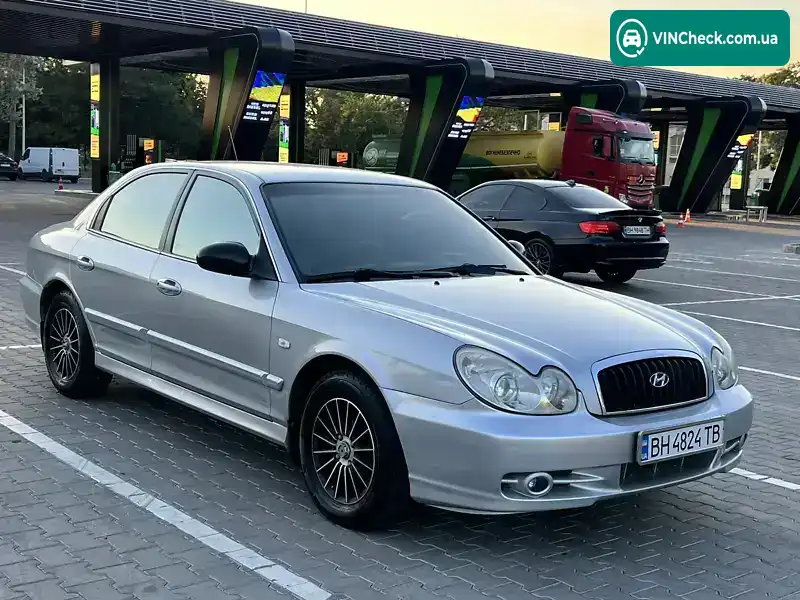 Hyundai Sonata 2003, фото з оголошення 2 з 17, VIN KMHEM41BP3A920982