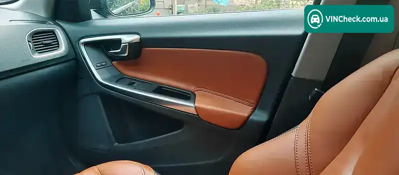 Volvo S60 2013, фото з оголошення 2 з 16, VIN YV1612FS5E2295999