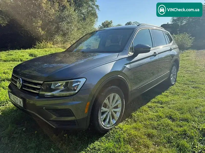Volkswagen Tiguan 2017, фото з оголошення 1 з 11, VIN 3VV1B7AX0JM068527