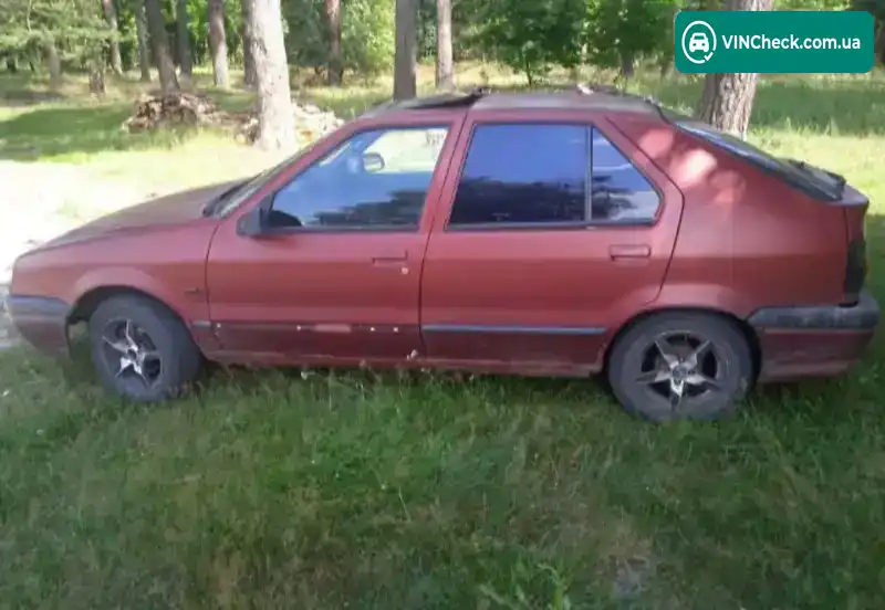 Renault 19 1993, фото з оголошення 2 з 7, VIN VF1B53Y4210799385