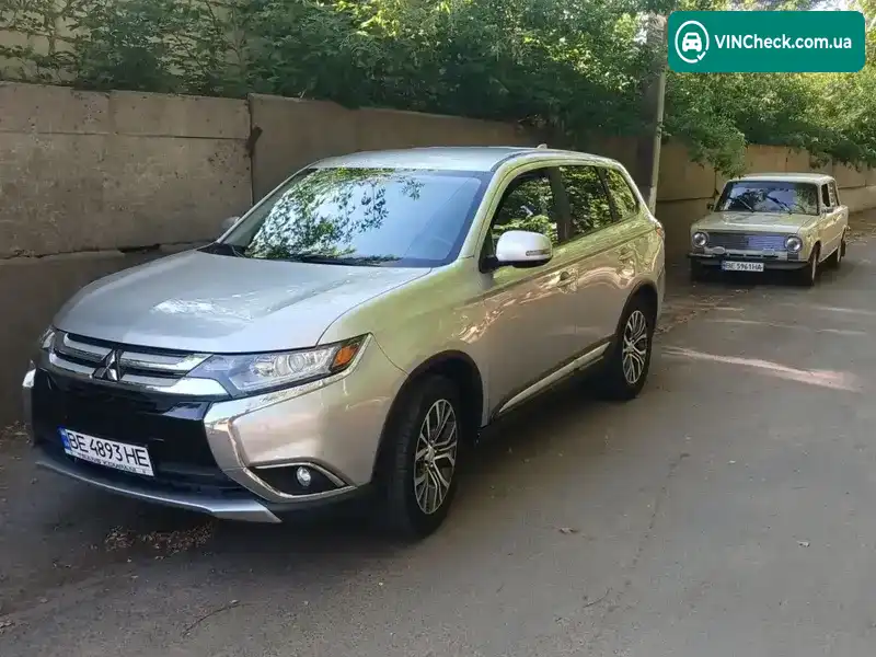 Mitsubishi Outlander 2018, фото з оголошення 2 з 20, VIN JA4AZ3A3XJZ042476