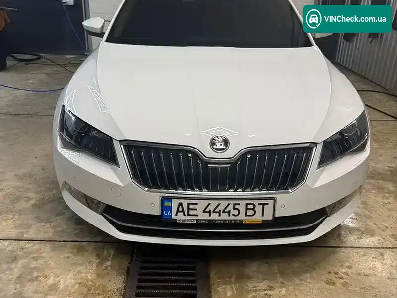 Skoda Superb 2017, фото з оголошення 2 з 20, VIN TMBJJ9NP1J7500401