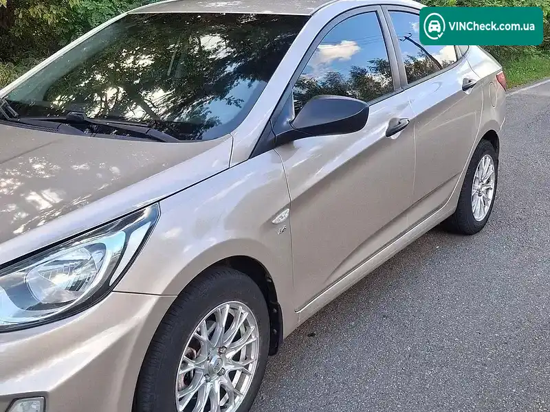 Hyundai Accent 2013, фото з оголошення 1 з 15, VIN Z94CT41DBDR273299