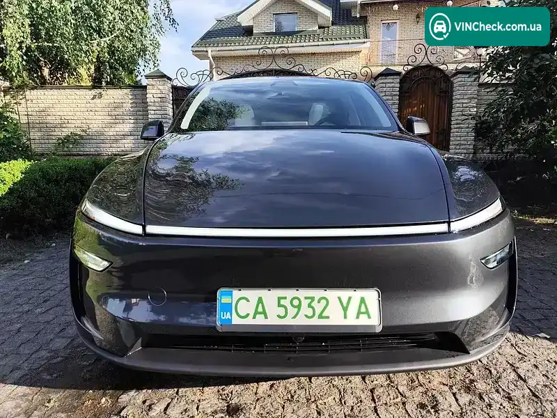 Tesla Model Y 2025, фото з оголошення 1 з 19, VIN 7SAYGDEE0TF396210