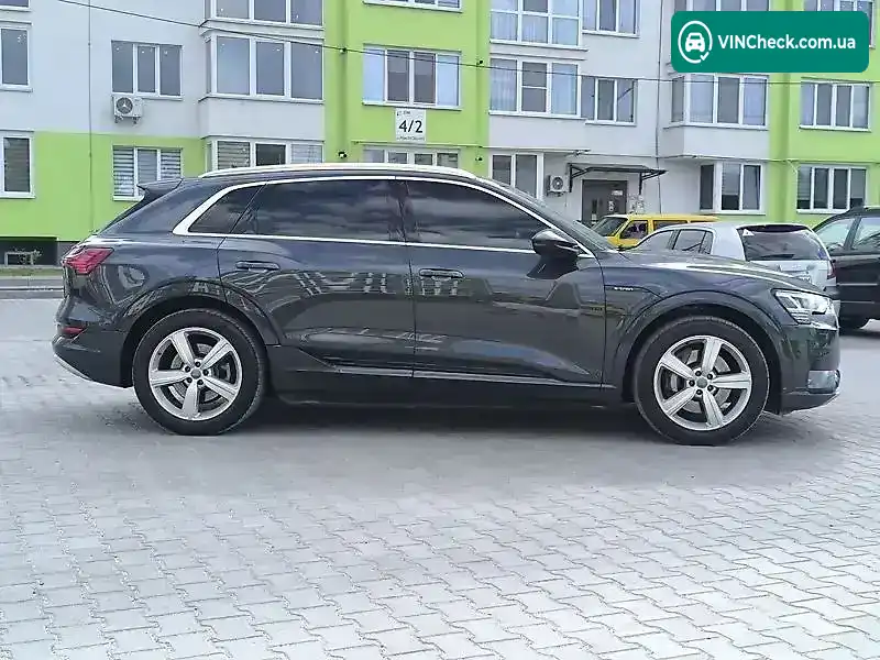 Audi e-tron 2019, фото з оголошення 2 з 14, VIN WAUZZZGEXLB009054
