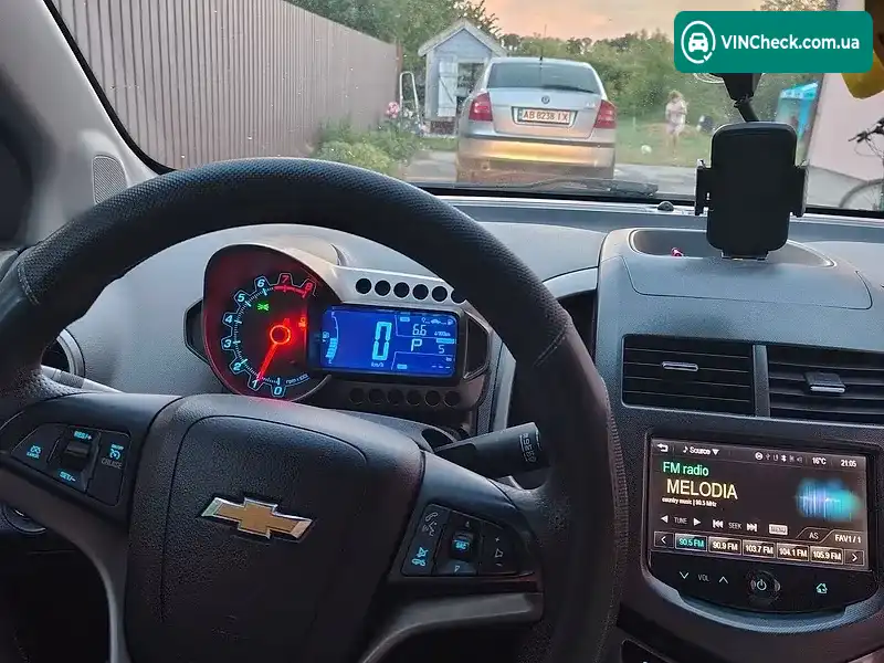 Chevrolet Sonic 2013, фото з оголошення 2 з 8, VIN 1G1JC5SB5D4202945
