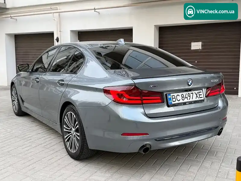 BMW 5 Series 2017, фото з оголошення 2 з 10, VIN WBAJA7C54JWA73470