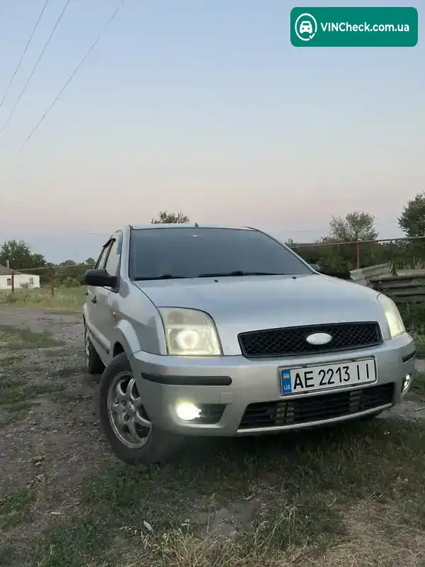 Ford Fusion 2004, фото з оголошення 1 з 10, VIN WF0UXXGAJU4T67117
