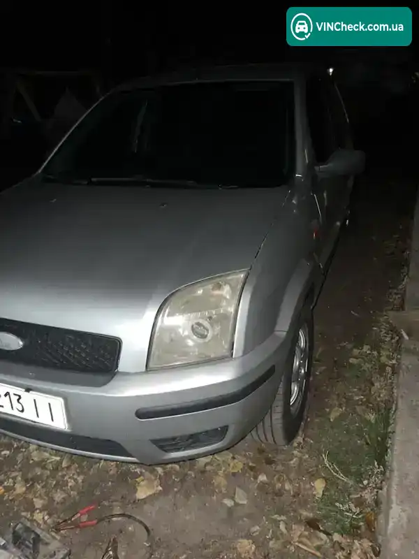 Ford Fusion 2004, фото з оголошення 2 з 10, VIN WF0UXXGAJU4T67117