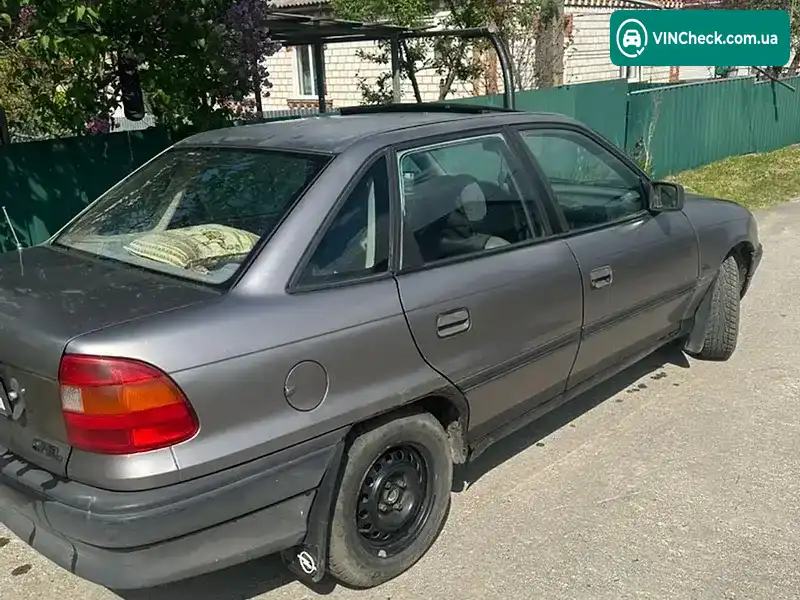 Opel Astra 1993, фото з оголошення 2 з 8, VIN W0L000056P5057707