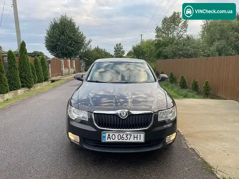 Skoda Superb 2011, фото з оголошення 2 з 20, VIN TMBAE93T0B9051027