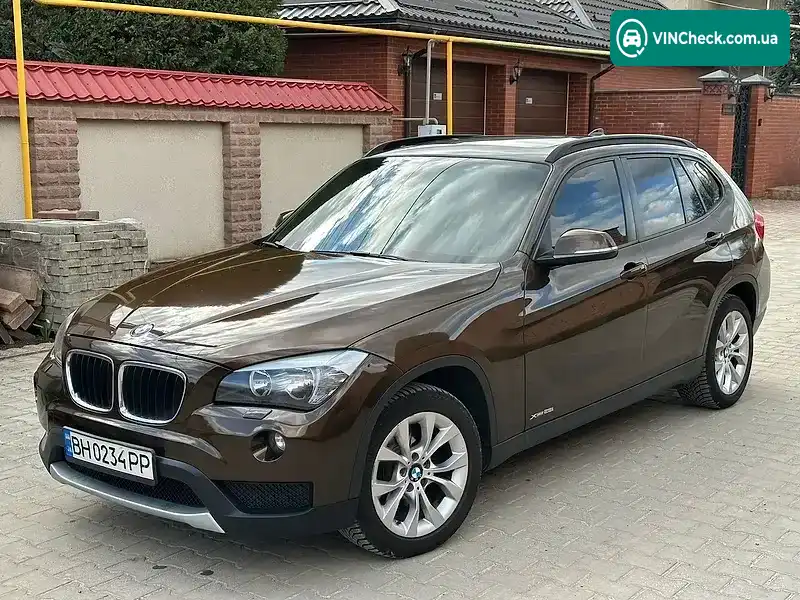 BMW X1 2012, фото з оголошення 1 з 10, VIN WBAVL1C58DVR85762