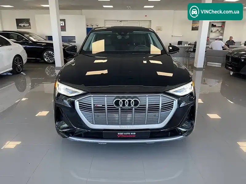 Audi e-tron 2022, фото з оголошення 2 з 20, VIN WA13AAGE3NB025174