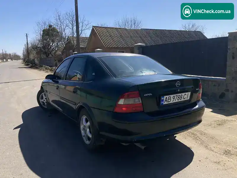 Opel Vectra 1998, фото з оголошення 1 з 10, VIN W0L0JBF19W1256701