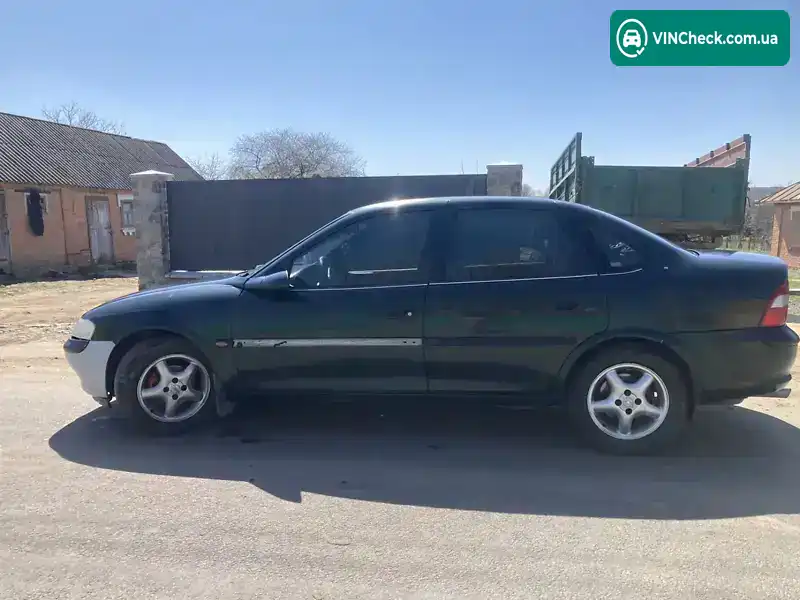 Opel Vectra 1998, фото з оголошення 2 з 10, VIN W0L0JBF19W1256701