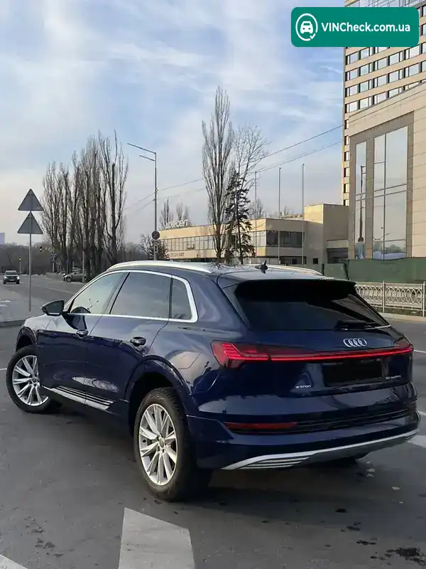Audi e-tron 2020, фото з оголошення 2 з 16, VIN WAUZZZGE7LB022313