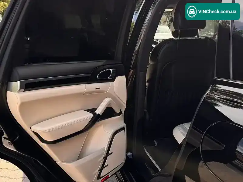 Porsche Cayenne 2017, фото з оголошення 2 з 16, VIN WP1AE2A2XJLA71304