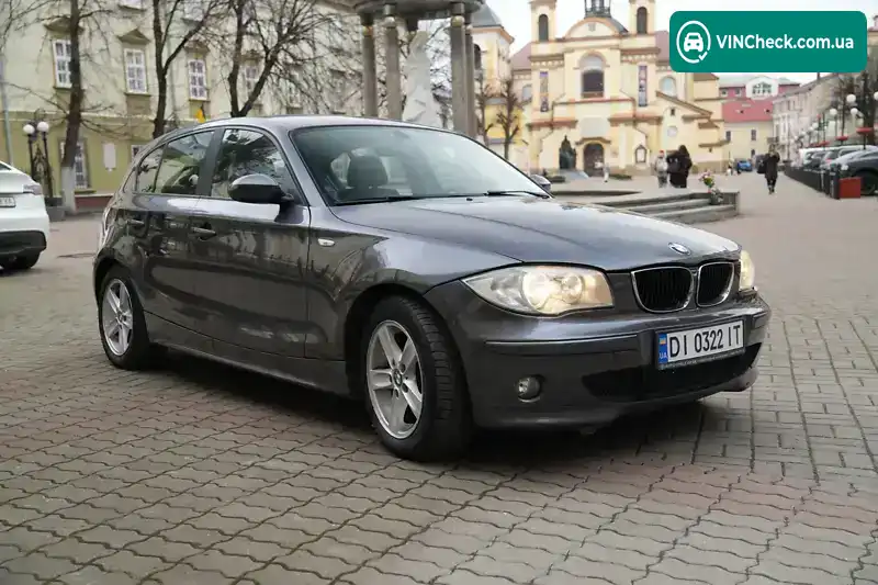 BMW 1 Series 2005, фото з оголошення 2 з 8, VIN WBAUF31060PR40615