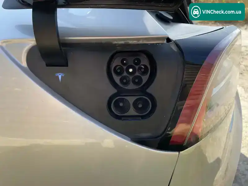 Tesla Model 3 2018, фото з оголошення 2 з 21, VIN 5YJ3E1EA7JF017841