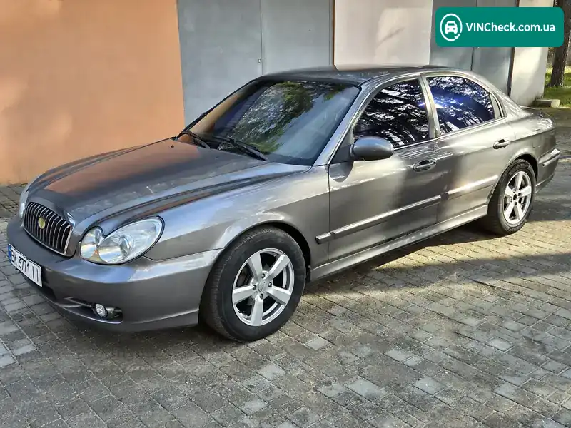 Hyundai Sonata 2004, фото з оголошення 2 з 10, VIN KMHWF35HX4A929911