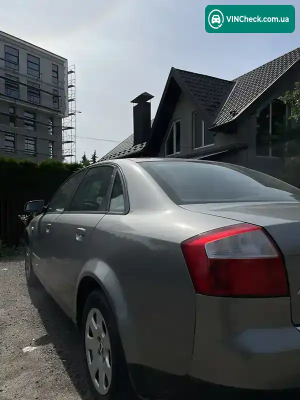 Audi A4 2004, фото з оголошення 2 з 11, VIN WAUZZZ8E94A191576