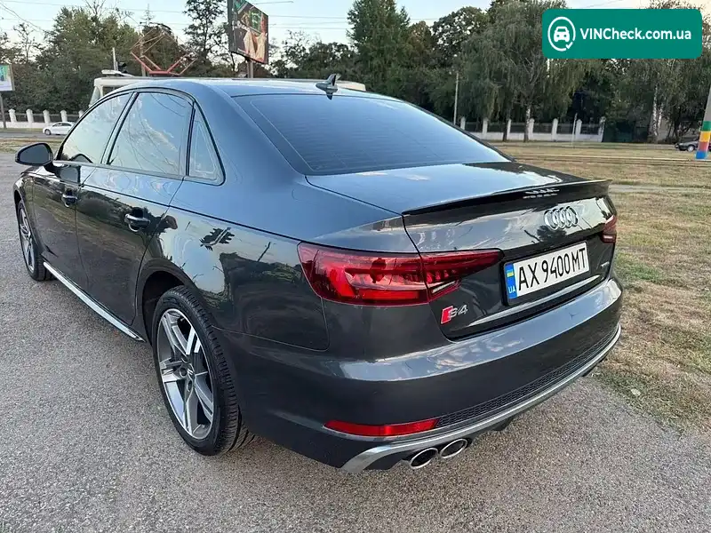 Audi A4 2018, фото з оголошення 2 з 17, VIN WAUDNAF45JA124471