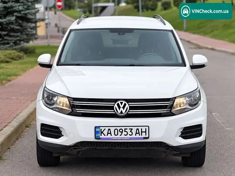 Volkswagen Tiguan 2017, фото з оголошення 2 з 19, VIN WVGAV7AX7HK029565