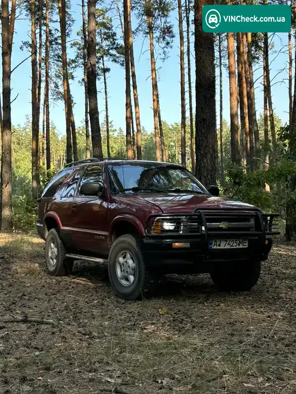 Chevrolet Blazer 1996, фото з оголошення 2 з 20, VIN 1GNCT18W5TK138104