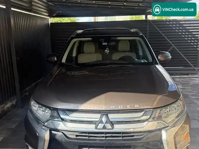 Mitsubishi Outlander 2018, фото з оголошення 1 з 19, VIN JA4AD3A39JZ068730