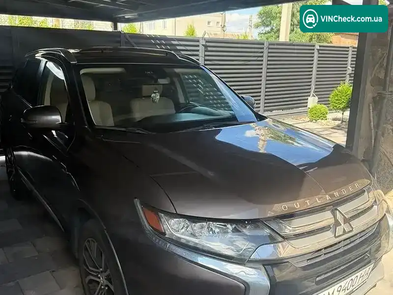 Mitsubishi Outlander 2018, фото з оголошення 2 з 19, VIN JA4AD3A39JZ068730