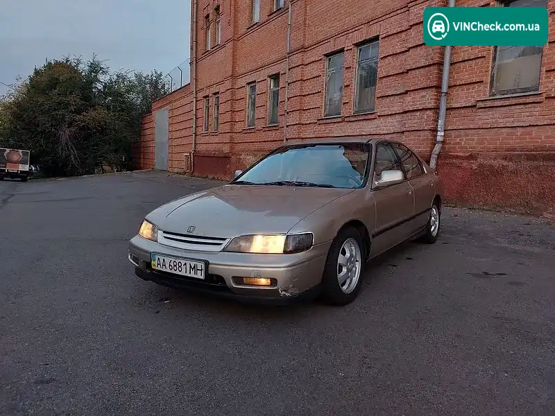 Honda Accord 1995, фото з оголошення 2 з 18, VIN 1HGCD5532SA053640