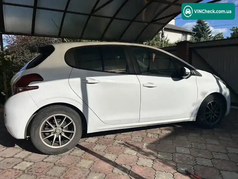 Peugeot 208 2017, фото з оголошення 2 з 6, VIN VF3CCBHY6HT081187