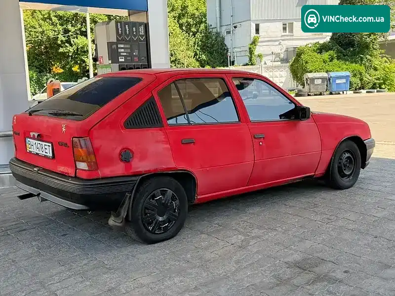 Opel Kadett 1985, фото з оголошення 2 з 10, VIN W0L000034F5107146