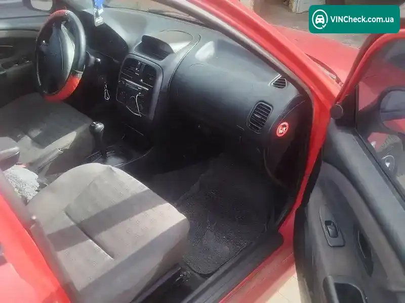 Mitsubishi Carisma 2001, фото з оголошення 2 з 5, VIN XMCSRDA2A1F008275