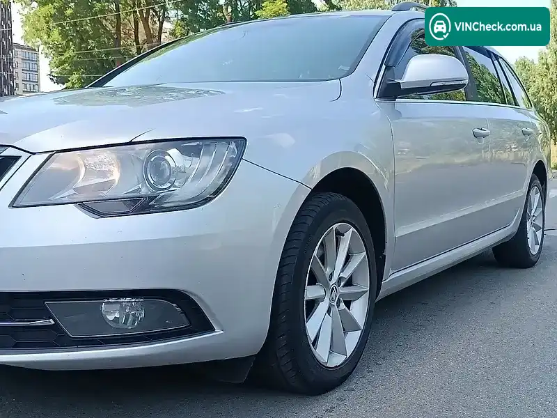 Skoda Superb 2013, фото з оголошення 1 з 20, VIN TMBJJ73T4E9009125