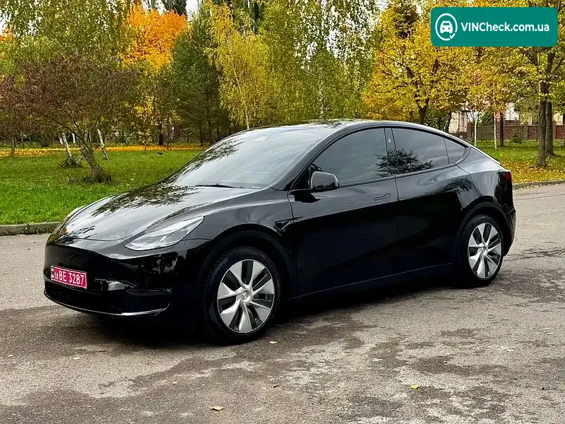 Tesla Model Y 2024, фото з оголошення 2 з 20, VIN 7SAYGAEE0PF942010