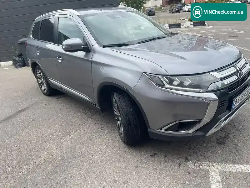 Mitsubishi Outlander 2020, фото з оголошення 2 з 6, VIN JA4AZ3A37LZ037061