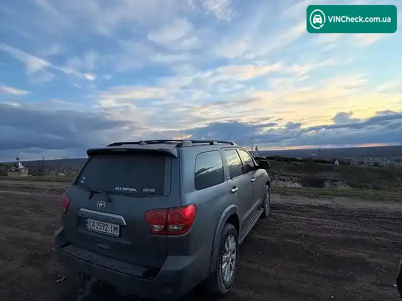 Toyota Sequoia 2010, фото з оголошення 2 з 3, VIN 5TDDY5G1XAS034760