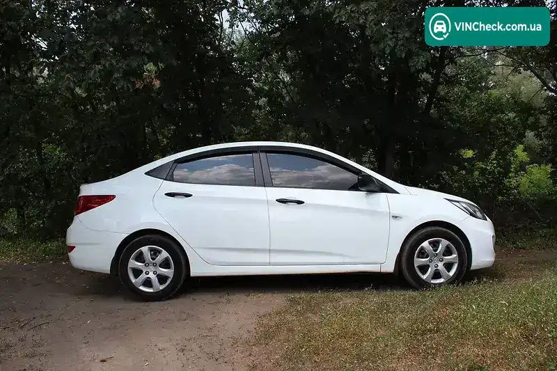 Hyundai Accent 2013, фото з оголошення 2 з 11, VIN Z94CT41CADR197433