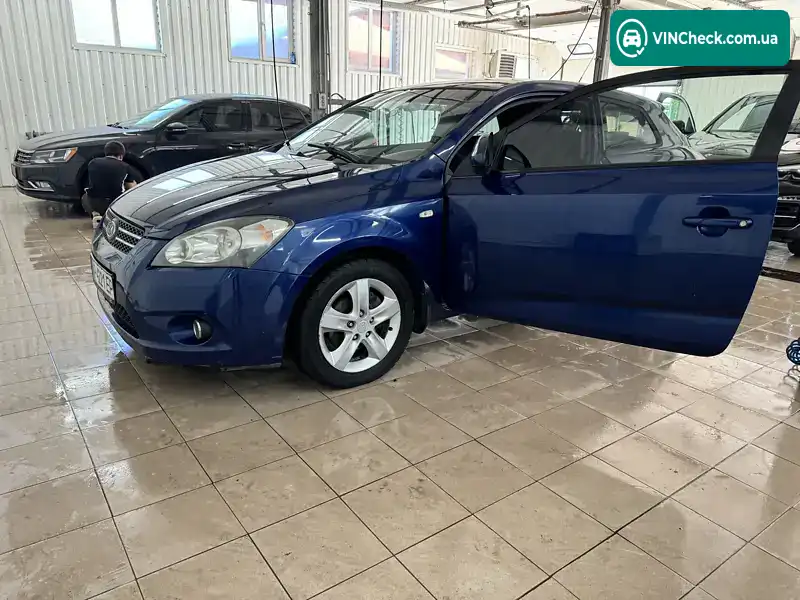 Kia Ceed 2008, фото з оголошення 1 з 10, VIN U5YFF23239L028155